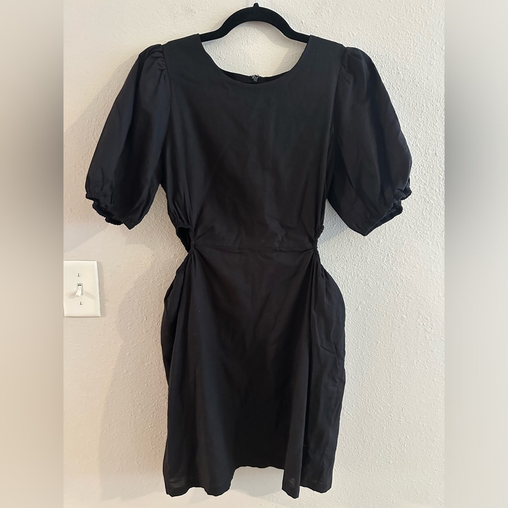 A9 - 480 NWT Vestique Harper black mini dress cutout sides size large